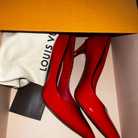 Louis VuittonRed Patent Leather Eyeline Pointed Size 40 - Picture 10 of 10